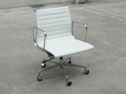 Eames Aluminum Office Chair
