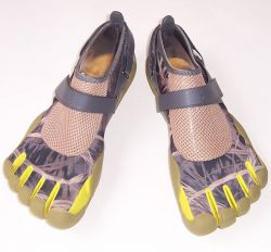 Five Fingers Racing Shoe