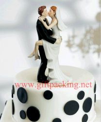 Kissing Couple Cake Topper 